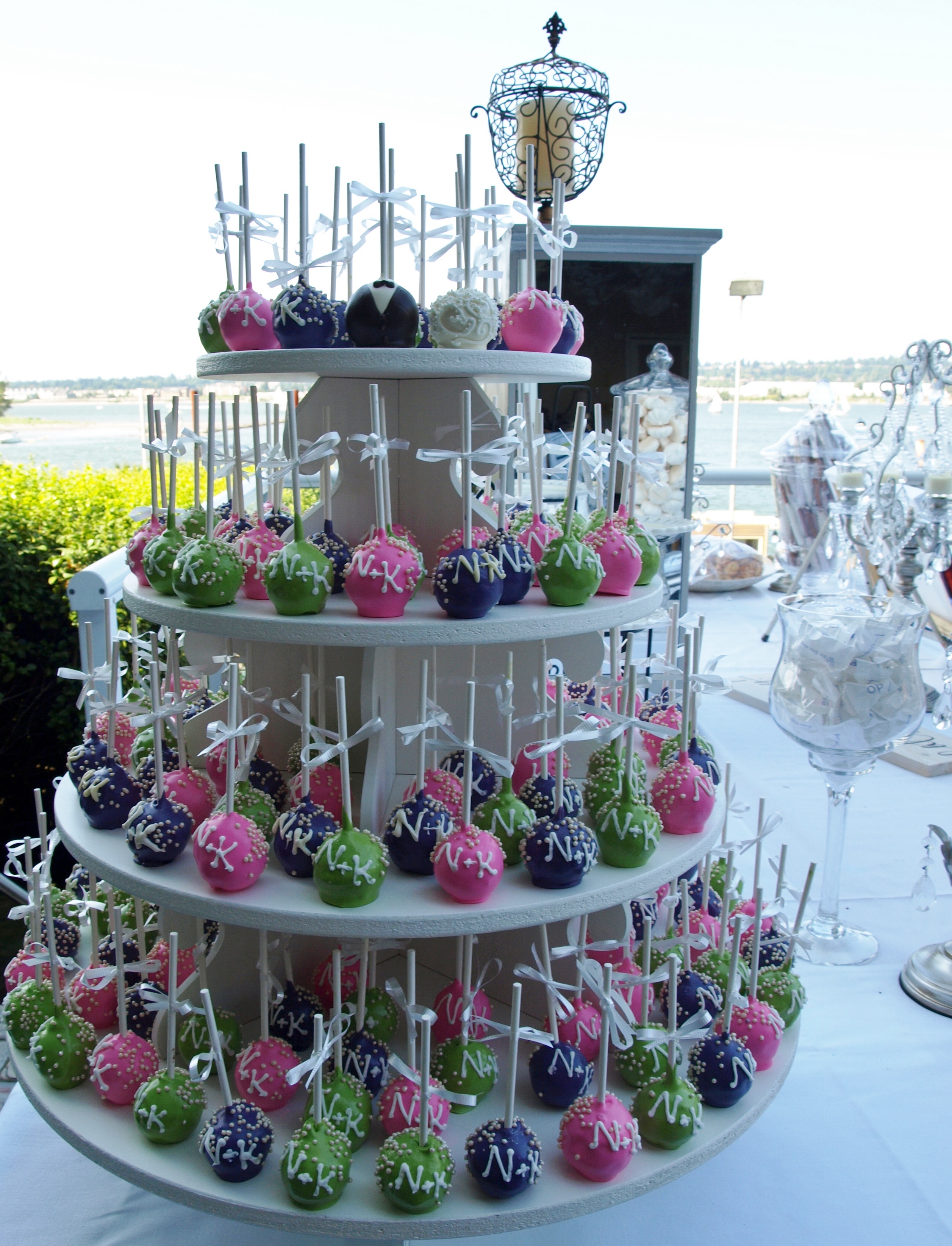 buy-cake-pops-laurie-clarke-cakes-portland-oregon-cake-pop-stands